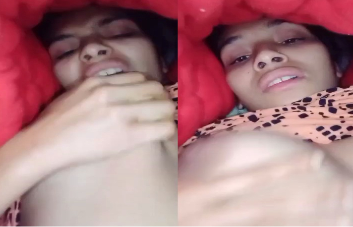 Horny Bhabi Sucking Boobs Update